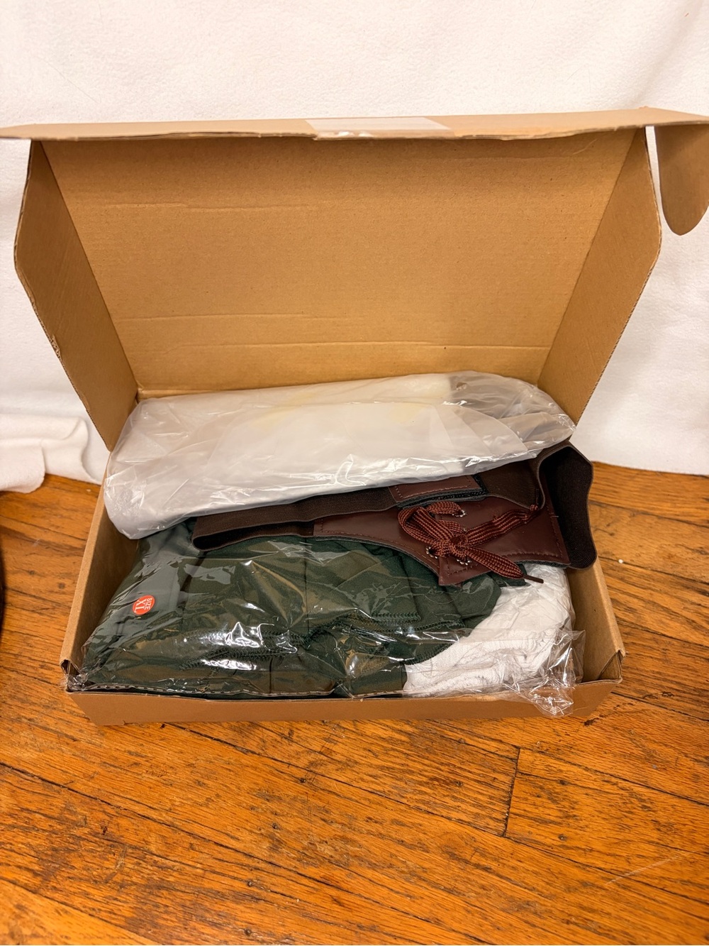 Women Renaissance for Cosplay Outfits Green, XL, Halloween, renfaire, new in box - Picture 3 of 4